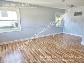 2557 Bristol Rd in Upper Arlington, OH - Building Photo - Building Photo