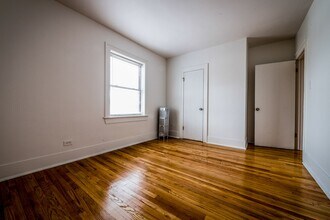 5328 W Harrison St Chicago, IL 60644 in Chicago, IL - Foto de edificio - Building Photo