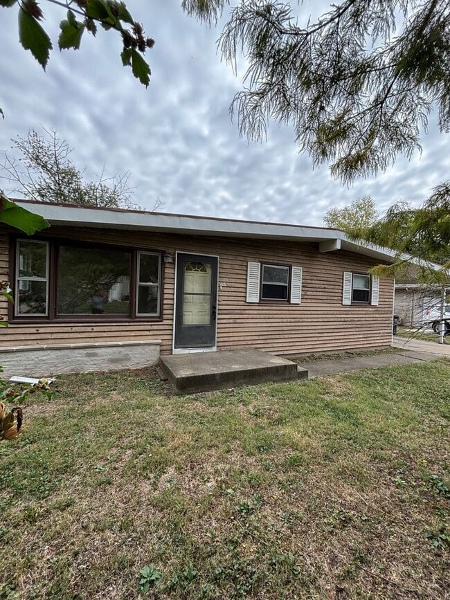 property at 926 N Linview Ave