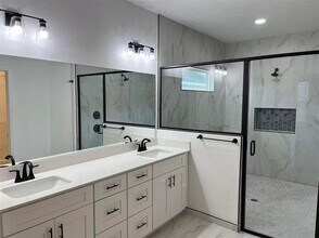 6686 SW 12th Ln in Gainesville, FL - Building Photo - Building Photo