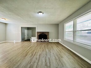 11211 E 49th St S in Kansas City, MO - Building Photo - Building Photo