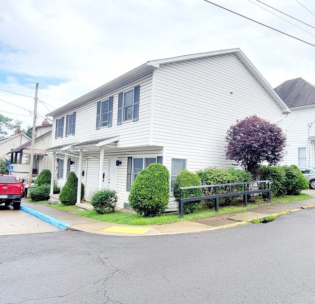 600-602-602 Brandon St in Morgantown, WV - Building Photo - Building Photo