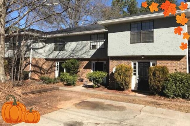 property at 470 S Jeff Davis Dr