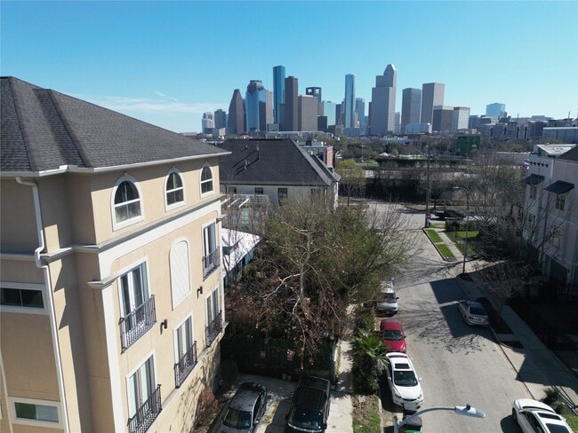 314 W Bell St in Houston, TX - Foto de edificio - Building Photo