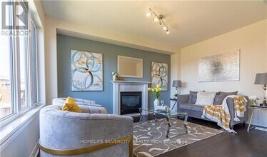 1029 Upper Thames Dr in Woodstock, ON - Building Photo - Building Photo