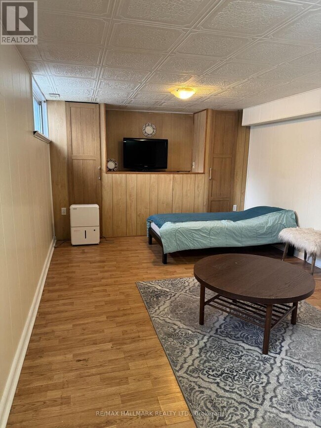 207 Lawrence Ave in Richmond Hill, ON - Building Photo - Building Photo