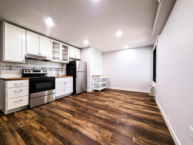 413 Jefferson St in Pella, IA - Foto de edificio - Building Photo