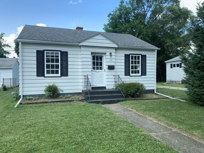 property at 1709 Calumet Ave