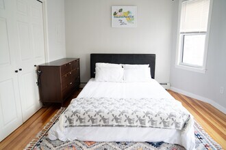 27 Everett St, Unit 05 in Boston, MA - Foto de edificio - Building Photo