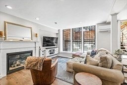 208 W Springfield St, Unit A in Boston, MA - Building Photo