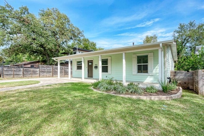 property at 1703 Hillcrest Ln
