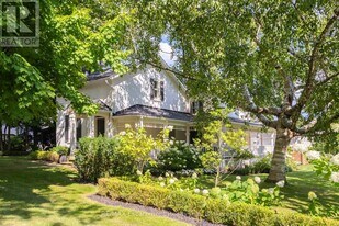 212 King St in Oakville, ON - Building Photo