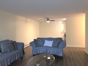 1188 Royal Glen Dr in Glen Ellyn, IL - Building Photo - Building Photo