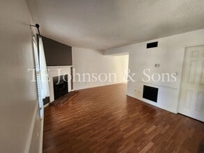 303 Oak Arbor Ln in Winston-Salem, NC - Building Photo - Building Photo