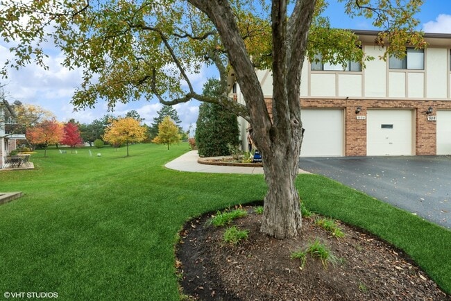 property at 806 Dracut Ln