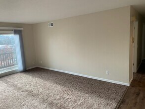 1668 Brownstone Blvd in Toledo, OH - Building Photo - Building Photo