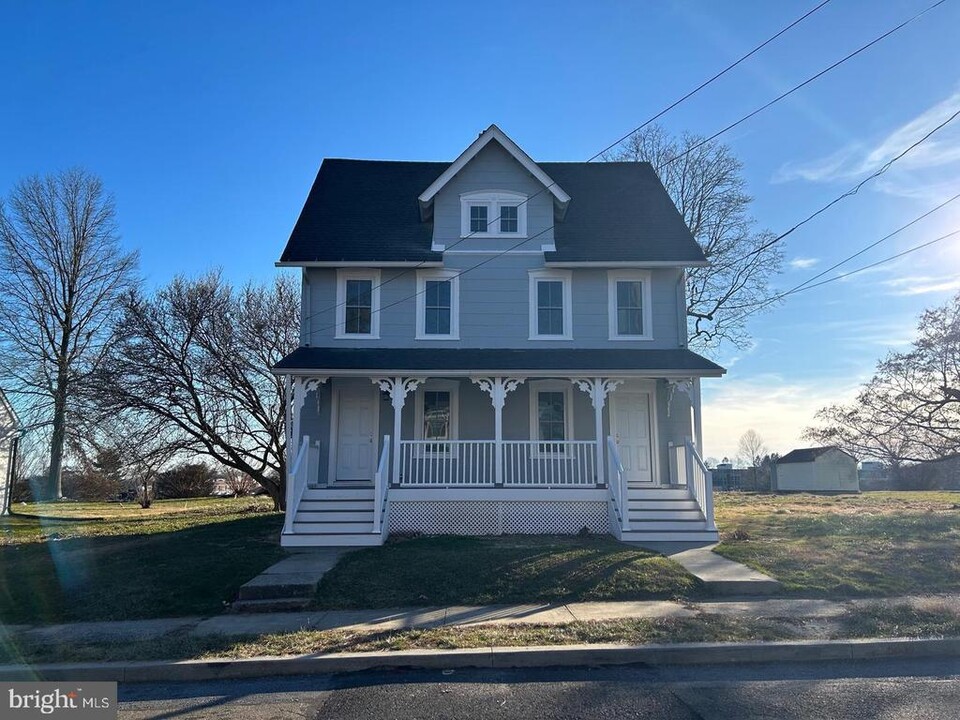 636 Hodgson St in Oxford, PA - Building Photo