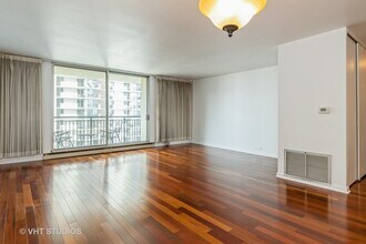 6007 N Sheridan Rd in Chicago, IL - Building Photo - Building Photo