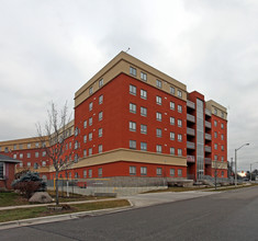 17Hundred in Oshawa, ON - Building Photo - Building Photo