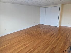 90 Sutton St, Unit 10C in North Andover, MA - Building Photo