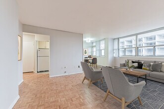 445 Eglinton Ave E in Toronto, ON - Building Photo - Building Photo