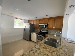 8405 SW 137th Ave in Miami, FL - Building Photo - Building Photo