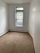 1880 Commonwealth Ave, Unit 1 in Boston, MA - Building Photo - Building Photo