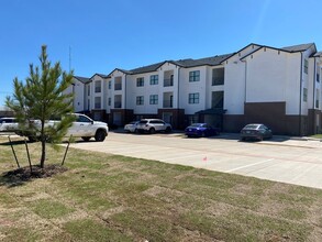 Burnett Trail Apartments in Canton, TX - Building Photo - Building Photo