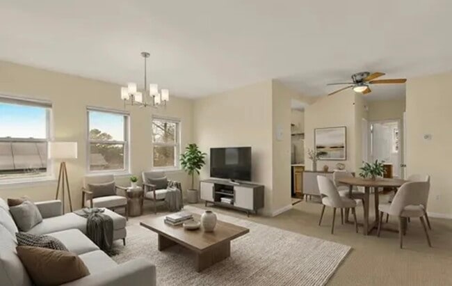 825 48th Pl NE, Unit 1