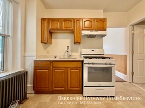 2 Cypress St, Unit 2 in Somerville, MA - Building Photo - Building Photo