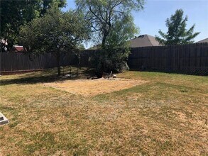 6108 Twin Maple Dr in Arlington, TX - Building Photo - Building Photo