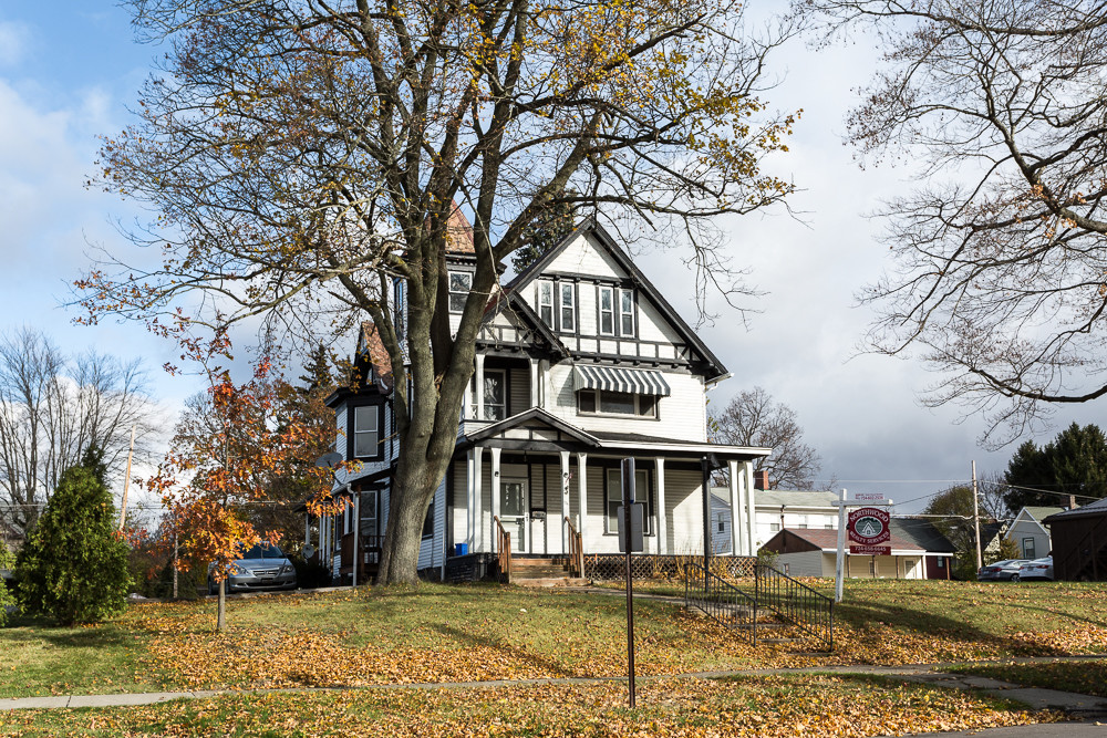 103 E Lincoln Ave in New Castle, PA - Foto de edificio