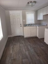 2351 Cosmopolitan St in North Charleston, SC - Building Photo