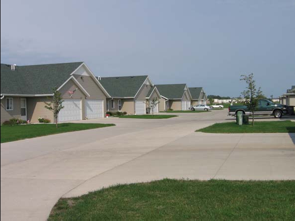 Belsly VII Townhomes in Moorhead, MN - Foto de edificio