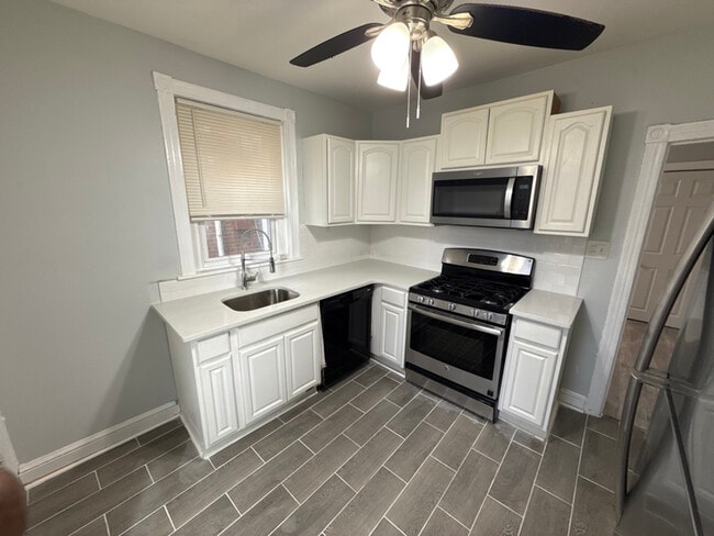 5502 Crowson St in Philadelphia, PA - Building Photo - Building Photo