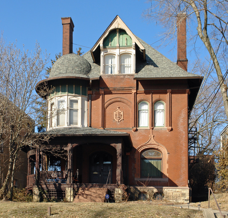 2331 Park Ave in Cincinnati, OH - Building Photo