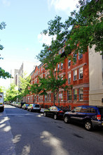 31-35 W 93rd St in New York, NY - Foto de edificio - Building Photo