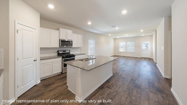 613 E 14th St in Wolfforth, TX - Building Photo - Building Photo