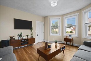 81 Ledge St in Providence, RI - Building Photo