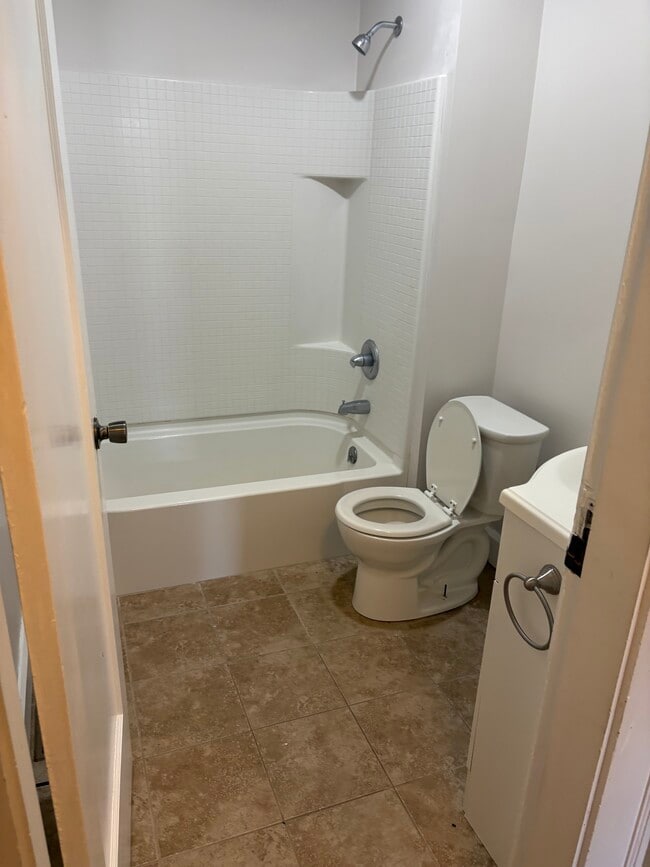 property at 1437 E Edwards Ave