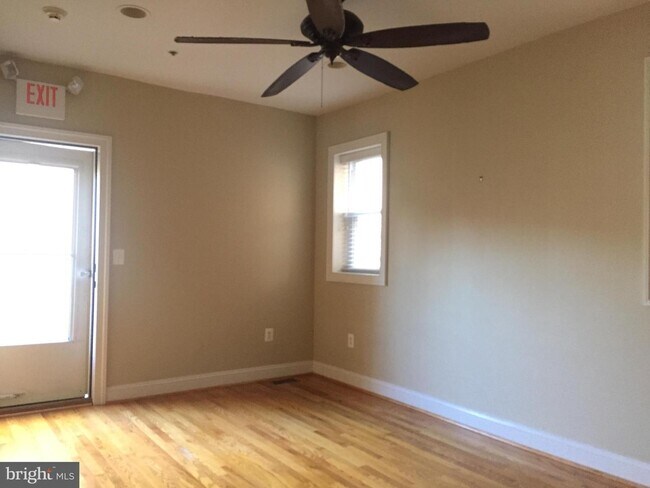 1727 S Broad St, Unit A in Philadelphia, PA - Building Photo - Building Photo
