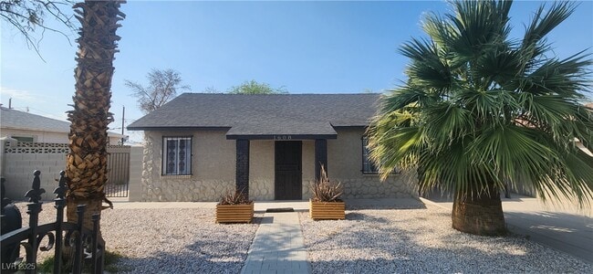 property at 1608 E McDonald Ave