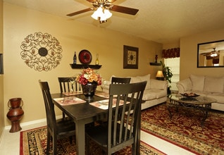 Siegen Calais Apartments in Baton Rouge, LA - Foto de edificio - Interior Photo