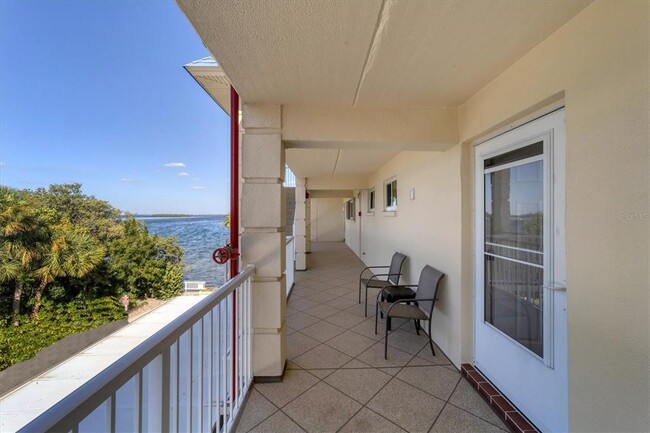 3810 Gulf of Mexico Dr in Longboat Key, FL - Foto de edificio - Building Photo