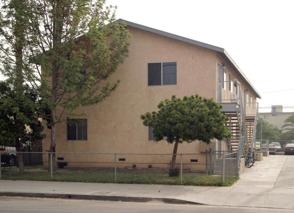 8014 S Hoover in Los Angeles, CA - Building Photo