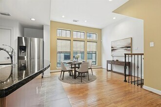 1719 Welch St in Houston, TX - Building Photo - Building Photo