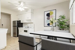 Soho Manor in Edmonton, AB - Building Photo