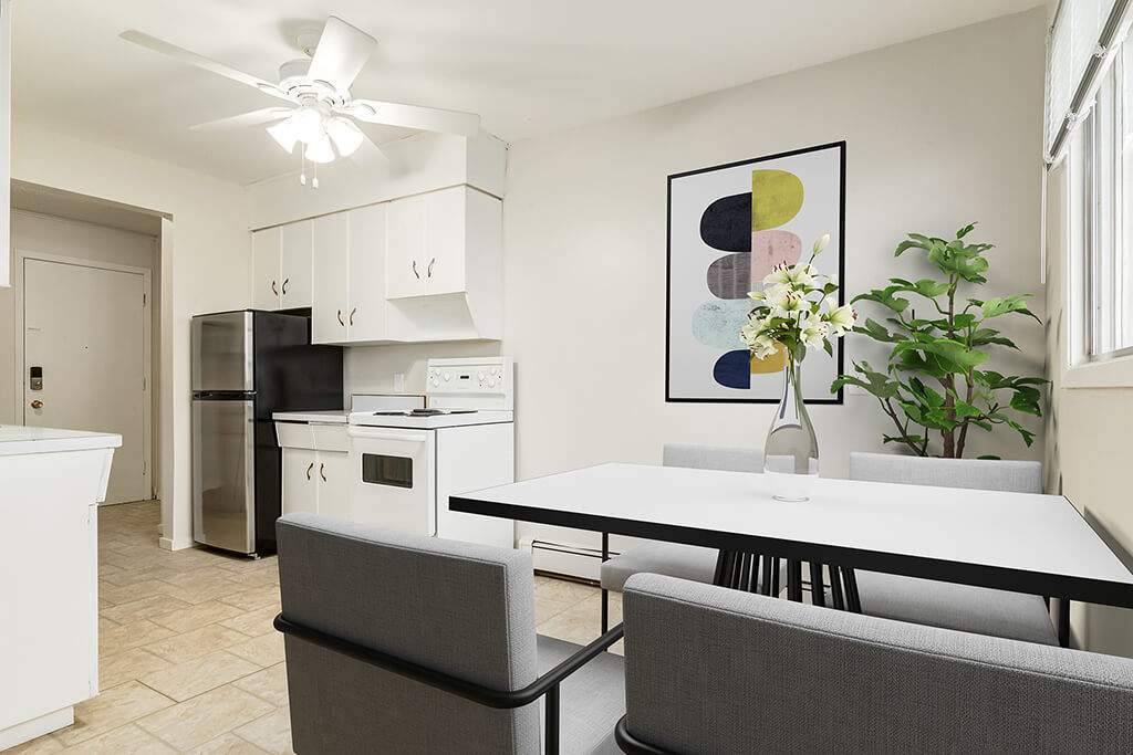 Soho Manor in Edmonton, AB - Building Photo