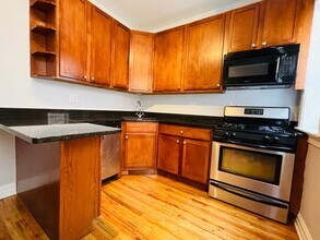 7328 N Damen Ave in Chicago, IL - Building Photo - Building Photo