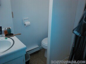 854 Beacon St, Unit 11 in Boston, MA - Building Photo - Building Photo